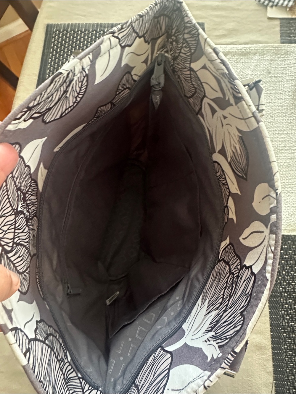 Vera Bradley Glenna MOON SHADOW MEADOW Purse Bag Tote Gray White Floral New V343 - Picture 5 of 6